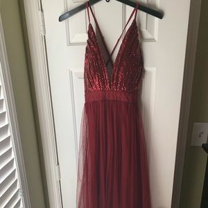 Long formal gown/prom dress